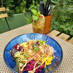 Ginza Japanese Kitchen - Lachs Bowl