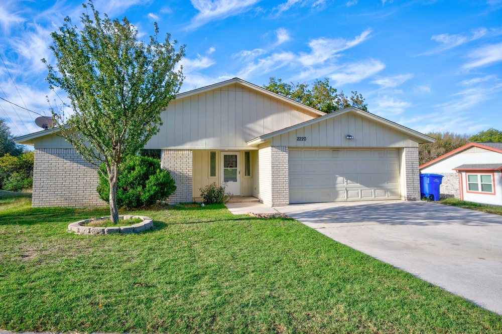 MONICA VANAMAN Updated July 2024 1900 E Elms Rd, Killeen, Texas Real Estate Agents Phone