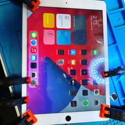 Doctor Apple Phone Repair Shop & Microsoldering Lab - digitizer repair