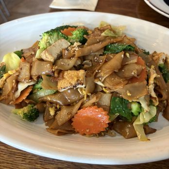 Lers Ros - Pad See Ew - Thai Near Me - San Francisco, California Lers Ros - Pad See Ew - Thai Near Me - San Francisco, California