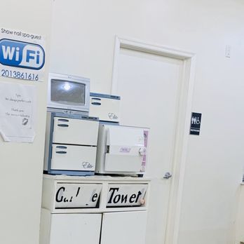 Show Nail Spa - I appreciate that they have WiFi and an autoclave (to sterilize equipment) - Nail Salons Near Me - Hoboken, New Jersey