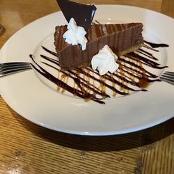 Clock Tower Inn Pub & Bistro - Salted câmeras cheesecake