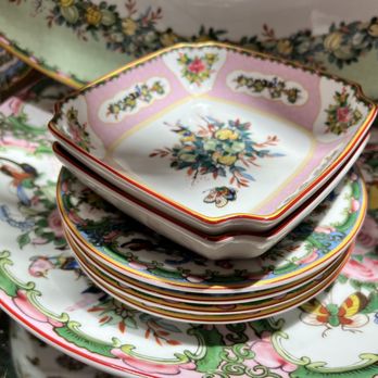 Williams-Sonoma - a stack of colorful plates - Kitchen & Bath Near Me - Harrisburg, Pennsylvania Williams-Sonoma - a stack of colorful plates - Kitchen & Bath Near Me - Harrisburg, Pennsylvania