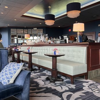 Blu - Seating area - Lounges Near Me - Milwaukee, Wisconsin