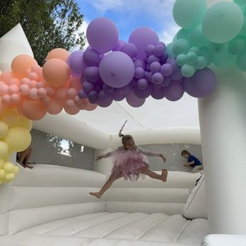 What’s Bouncing - White Castle bounce house with slide - Bounce House Rentals Near Me What’s Bouncing - White Castle bounce house with slide - Bounce House Rentals Near Me