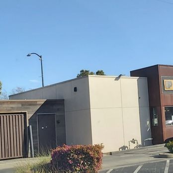 Peet's Coffee - Drive thru line on a sunny Sunday afternoon - Coffee & Tea Near Me - Alameda, California Peet's Coffee - Drive thru line on a sunny Sunday afternoon - Coffee & Tea Near Me - Alameda, California