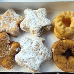 Dunkin' - It's almost the 4th and my local DDs is getting in the holiday spirit!