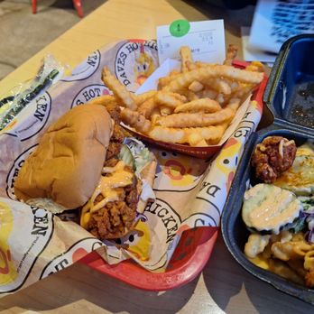 Dave's Hot Chicken - Slider - Halal Near Me - Dearborn, Michigan