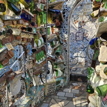 Philadelphia's Magic Gardens - Art Galleries Near Me - Philadelphia, Pennsylvania Philadelphia's Magic Gardens - Art Galleries Near Me - Philadelphia, Pennsylvania
