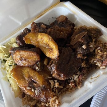PT Just Jerk - Oxtails with rice and beans, cabbage and plantains - Caribbean Near Me - Irvington, New Jersey PT Just Jerk - Oxtails with rice and beans, cabbage and plantains - Caribbean Near Me - Irvington, New Jersey