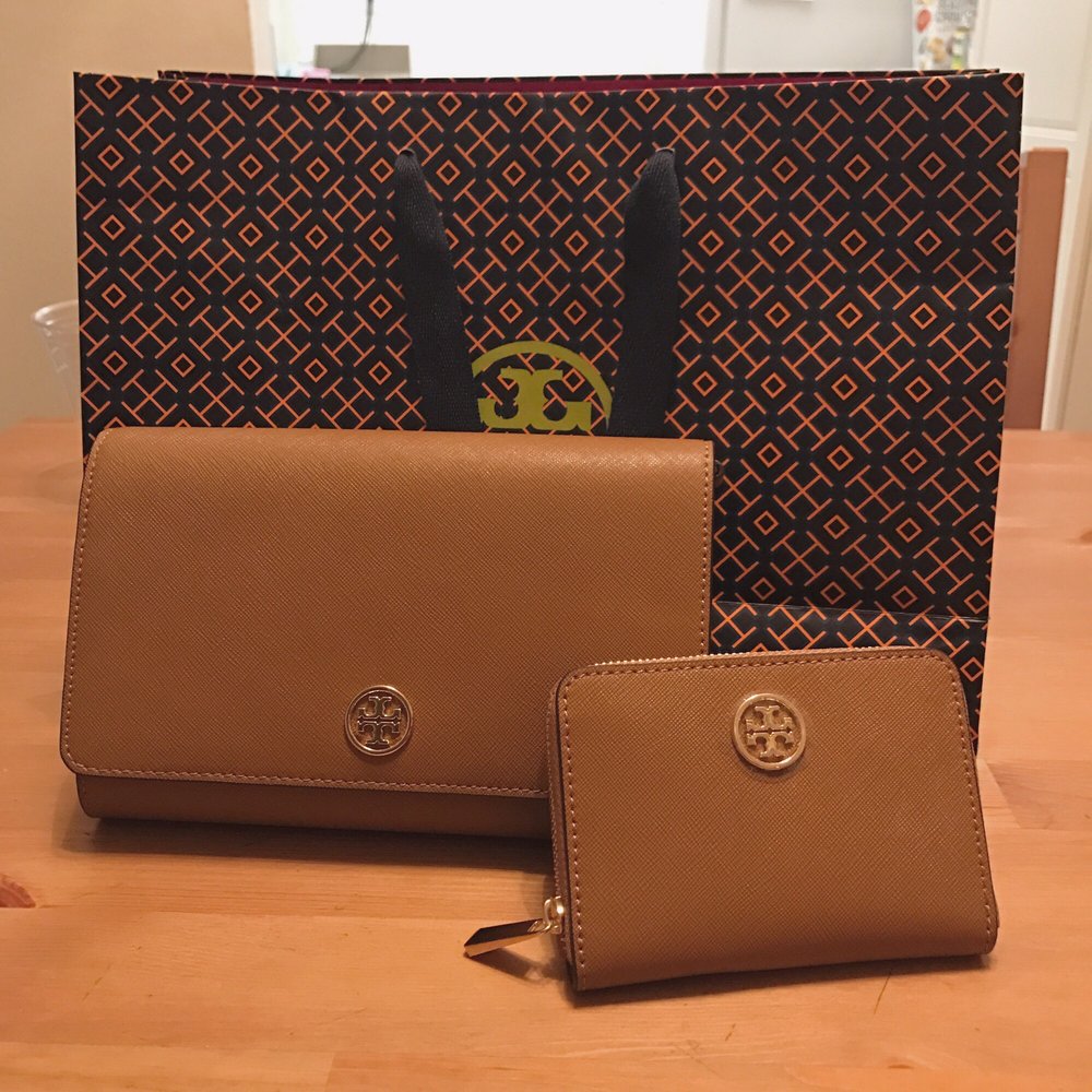 Tory Burch - Robinson Chain Wallet & Zip Coin Purse! Total was around $240!! Not bad AT ALL. - Shoe Stores Near Me - Cabazon, California