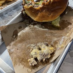 Cotton Gin - The Gin Burger Smashed meat and moist hamburger 10 stars