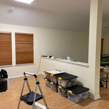 Spindler Construction - main room pony wall and column before - General Contractors Near Me - Austin, Texas
