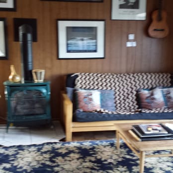 Seaside International Hostel - Chill area/ music room - Hostels Near Me - Seaside, Oregon Seaside International Hostel - Chill area/ music room - Hostels Near Me - Seaside, Oregon