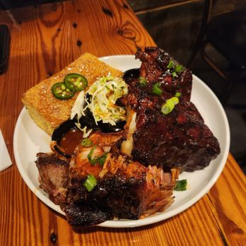The Love Shack Grill - Barbeque Near Me - Warren, Rhode Island