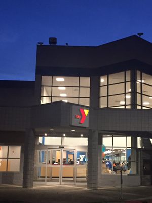 LAKEWOOD FAMILY YMCA - 22 Photos & 41 Reviews - Gyms - 9715 Lakewood Dr ...