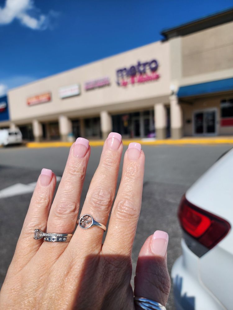 Sassy Nails Logo