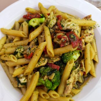 Cucina Rustica - Penne Pasta Aglio & Oglio  Plus Chickem - Italian Near Me - Chagrin Falls, Ohio