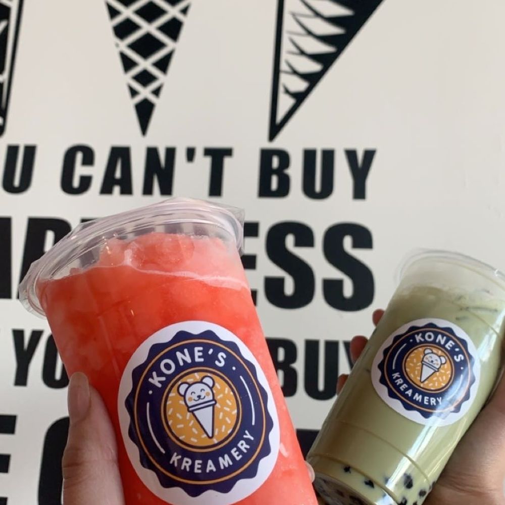Peach freezie slush and green thai tea Peach freezie slush and green thai tea
