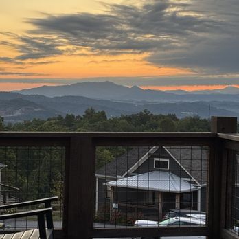 Mountain Laurel Chalets - Vacation Rentals Near Me - Gatlinburg, Tennessee Mountain Laurel Chalets - Vacation Rentals Near Me - Gatlinburg, Tennessee