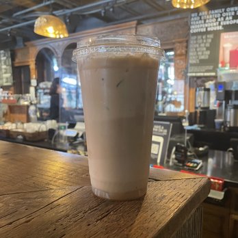 Caffè Nero - Iced Vanilla Latte Grande (16oz) - Cafes Near Me - Boston, Massachusetts