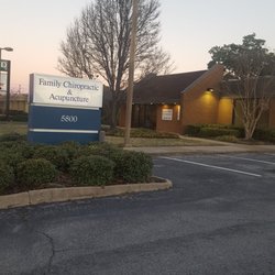 Family Chiropractic & Acupuncture - Exterior of business with sign
