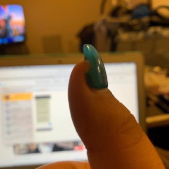 Organic Nails - Cracked and crumbled thumb. - Nail Technicians Near Me - Atlantic Beach, Florida