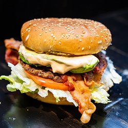 Original Queens - Queens Bacon Avocado Burger