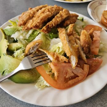 Sid's Restaurant - Chicken tenders salad - Diners Near Me - Winnemucca, Nevada