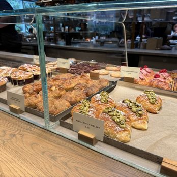 Starbucks Reserve Roastery Chicago - Coffee Roasteries Near Me - Chicago, Illinois Starbucks Reserve Roastery Chicago - Coffee Roasteries Near Me - Chicago, Illinois