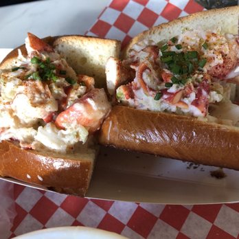 Pike Place Chowder - Lobster Roll. Good for sharing. - Seafood Near Me - Seattle, Washington Pike Place Chowder - Lobster Roll. Good for sharing. - Seafood Near Me - Seattle, Washington