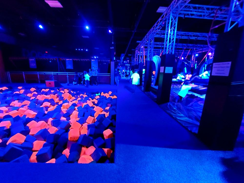 Sky Zone Clifton Park Logo