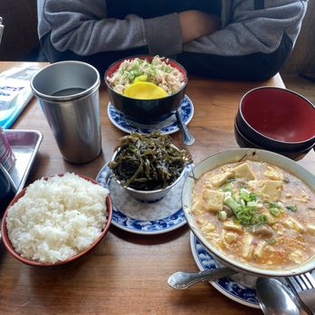 Joy - Chiayi Chicken Rice, Seaweed Salad, & Vegan Mapo Tofu with white rice - Taiwanese Near Me - Los Angeles, California Joy - Chiayi Chicken Rice, Seaweed Salad, & Vegan Mapo Tofu with white rice - Taiwanese Near Me - Los Angeles, California