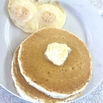 11th Street Diner - Pancakes and eggs! - American Near Me - Miami Beach, Florida