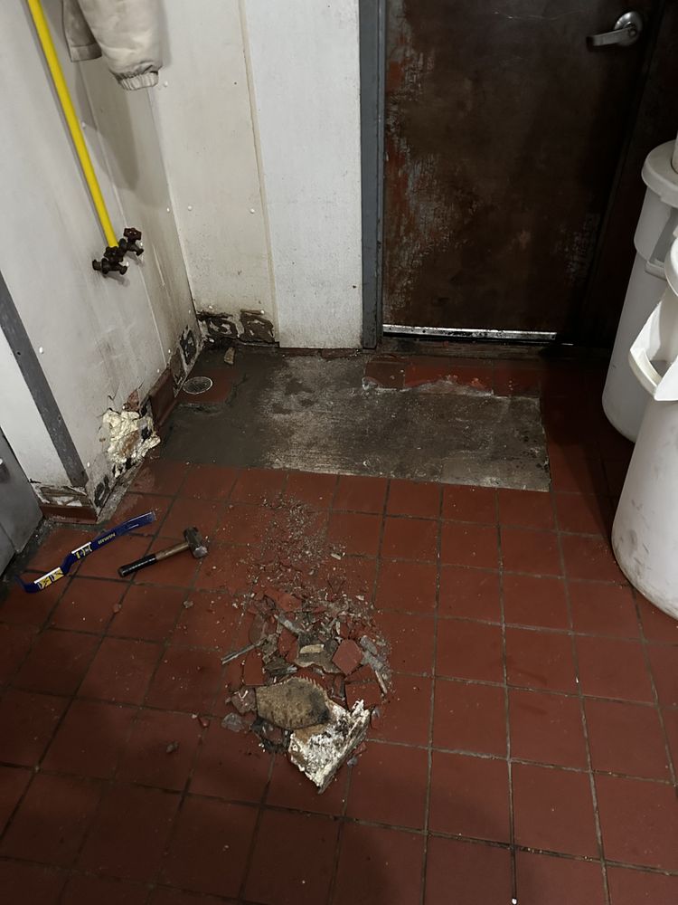 Slide of El Americano Handyman Solutions