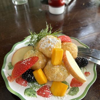 Thonglor Thai Bistro - Cream Puffs - Thai Near Me - San Mateo, California Thonglor Thai Bistro - Cream Puffs - Thai Near Me - San Mateo, California