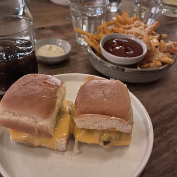 Canard - Steam burgers - Wine Bars Near Me - Portland, Oregon Canard - Steam burgers - Wine Bars Near Me - Portland, Oregon