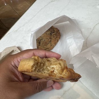 Hudson's Cookies - Macadamia & chocolate chip - Desserts Near Me - Newport Beach, California