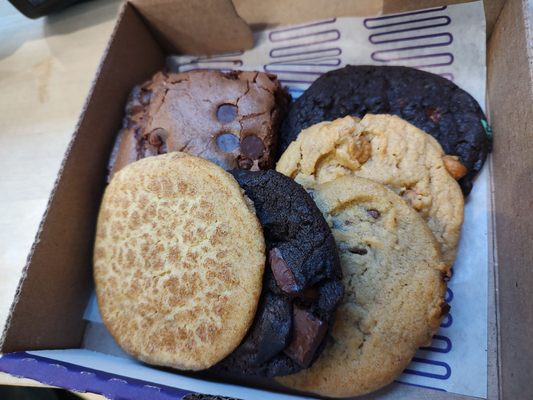 Insomnia Cookies by null