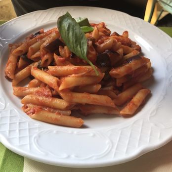 Pizzeria Moretti Carolina - Pizza Near Me - Trecase, NA