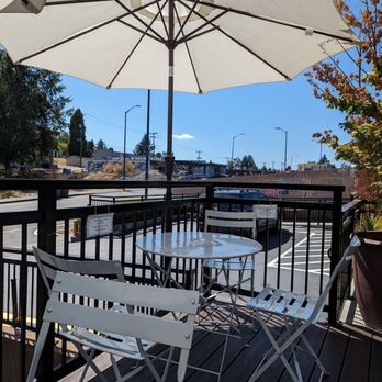 Bakery Nouveau - Dog friendly outdoor seating - Patisserie/Cake Shop Near Me - Burien, Washington