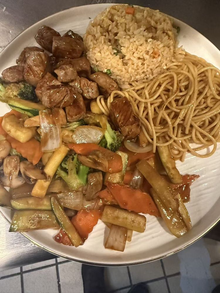 Fancy Koi & Grill Logo