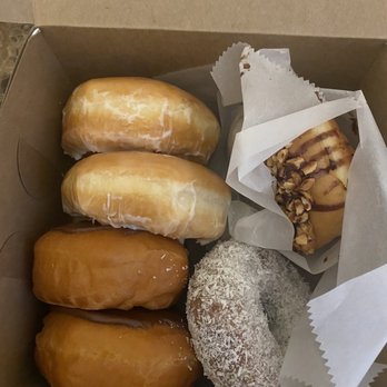 Goldie's Donuts & Bakery - Donuts Near Me - Lyndhurst, Ohio Goldie's Donuts & Bakery - Donuts Near Me - Lyndhurst, Ohio