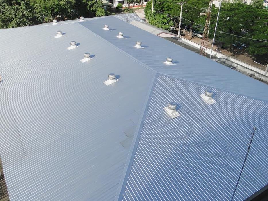 Slide of T & E Roofing