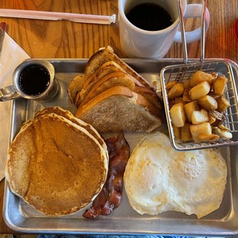 Cafe 25:35 - Half order of The Buckeye Boy Breakfast - American Near Me - Buckeye, Arizona