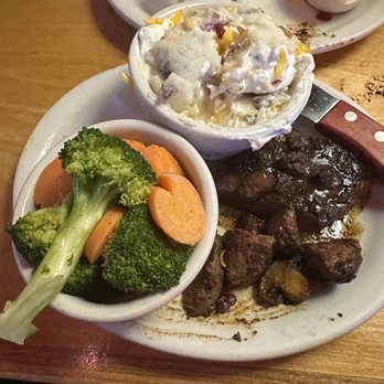 Texas Roadhouse - Sirloin steak, loaded mashed potatoes and broccoli and carrots - Steakhouses Near Me - Westminster, Maryland