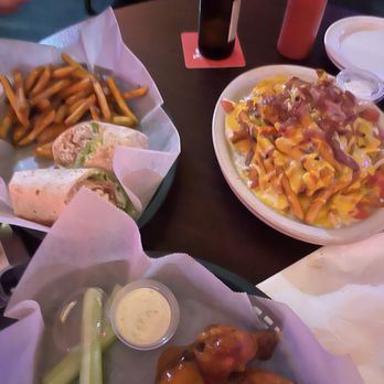 The Windsor Tavern and Grill - Buffalo wings, Windsor chicken wrap, Irish nachos - Bars Near Me - Chicago, Illinois The Windsor Tavern and Grill - Buffalo wings, Windsor chicken wrap, Irish nachos - Bars Near Me - Chicago, Illinois