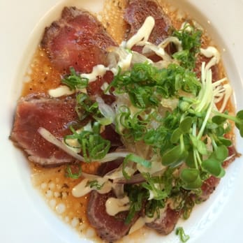 Guu with Garlic - Seared beef tataki with white and green onions. - Japanese Near Me - Vancouver, British Columbia Guu with Garlic - Seared beef tataki with white and green onions. - Japanese Near Me - Vancouver, British Columbia