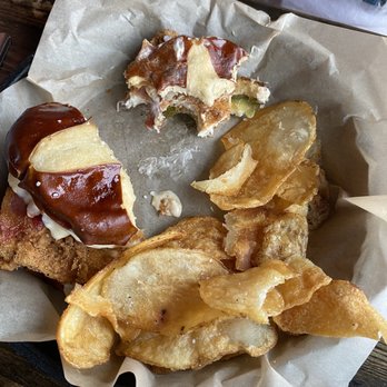 Fish Moon Brewing - Willie J Chicken Sandwich - Brewpubs Near Me - Rushville, Indiana