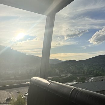 St. Regis Bar - Funicular ride up to the property - Lounges Near Me - Park City, Utah St. Regis Bar - Funicular ride up to the property - Lounges Near Me - Park City, Utah